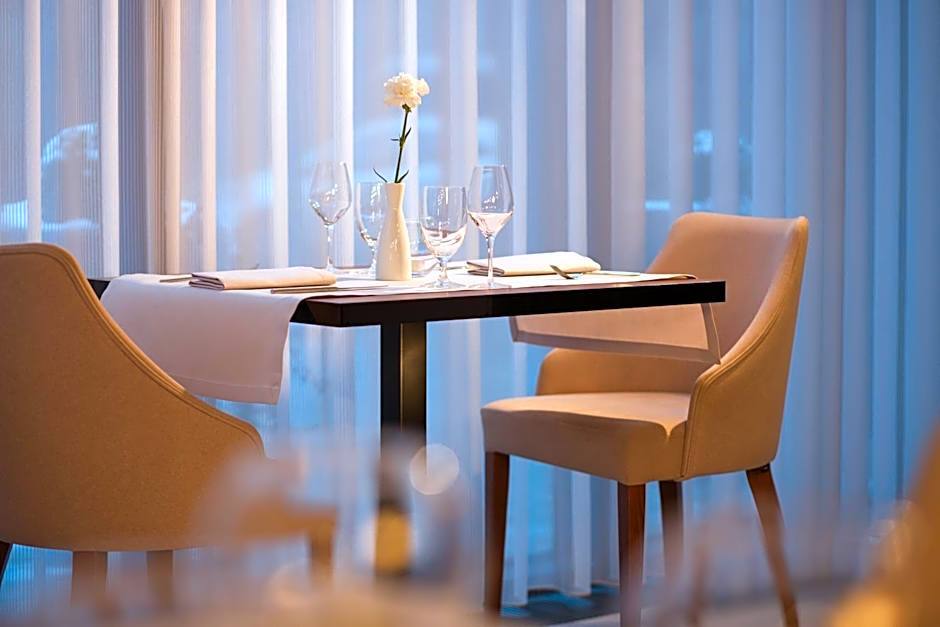 Grand Ascot Hotel