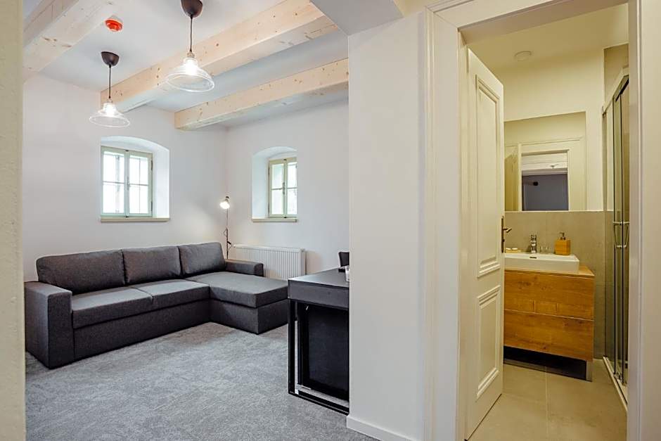 Resla Residence I, II, & Wellness