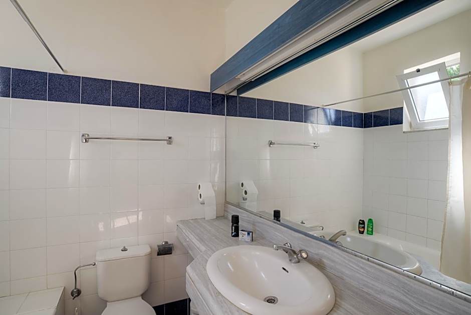 Matina Pefkos Aparthotel