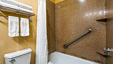 Queen Room with Two Queen Beds - Disability Access/Bath Tub