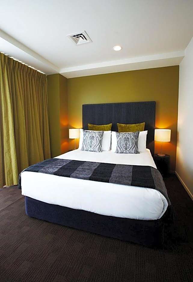 The Quadrant Hotel & Suites