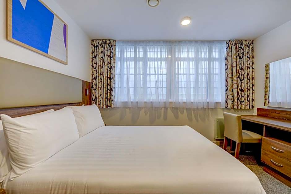 OYO Plymouth Central