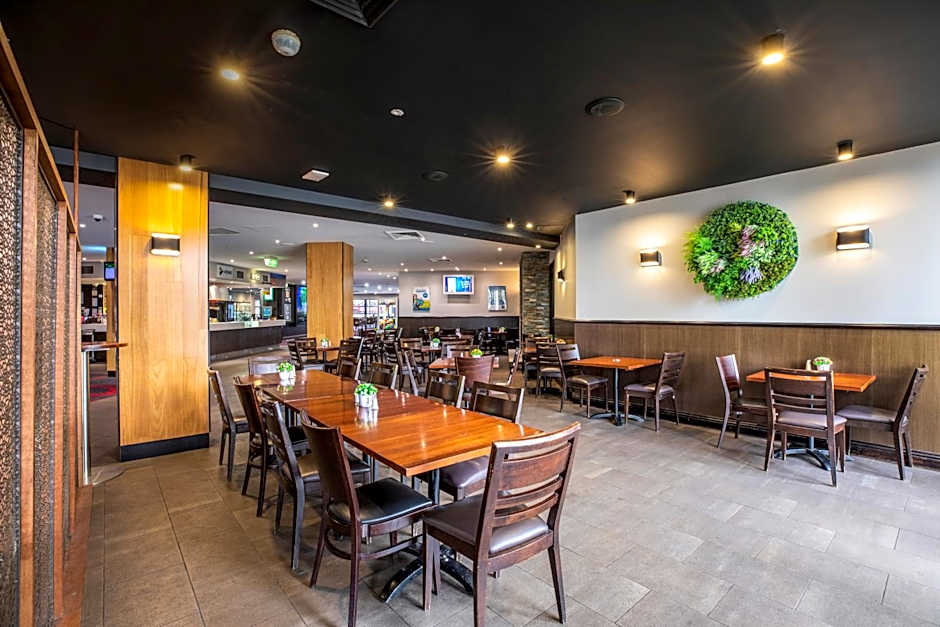 Nightcap at Ashley Hotel