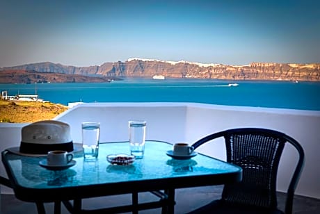 Pancratium Villas & Suites