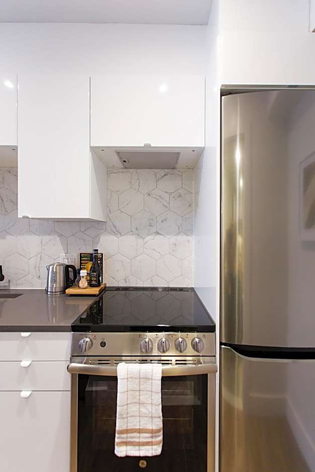 Romantic Studio in the Heart of Little Italy by Den Stays