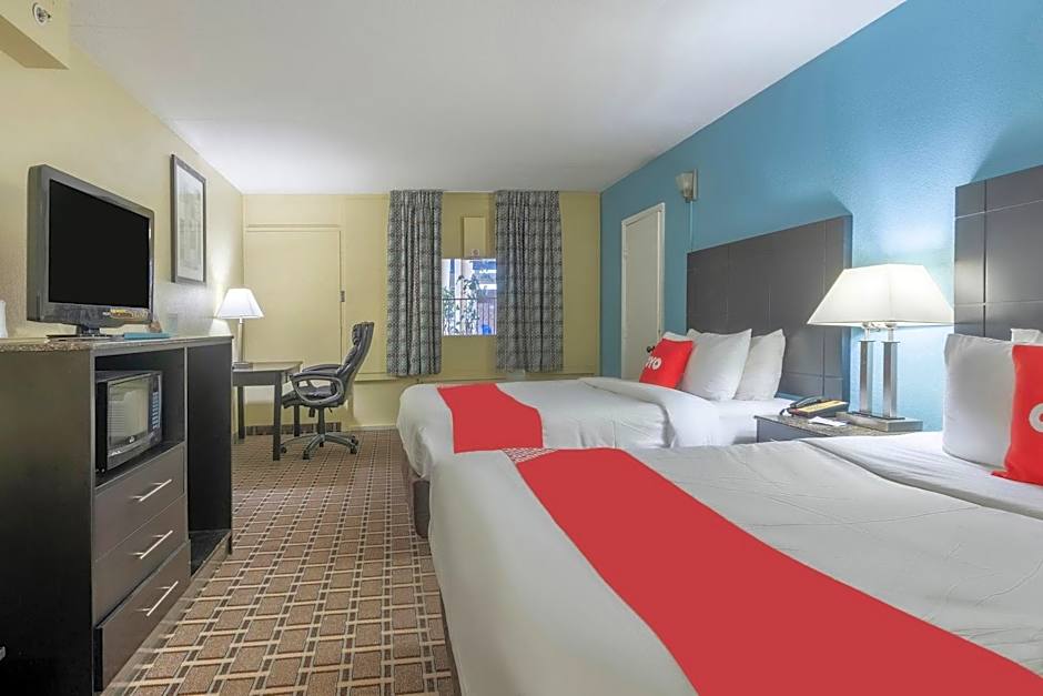 OYO Hotel Knoxville TN Cedar Bluff I-40