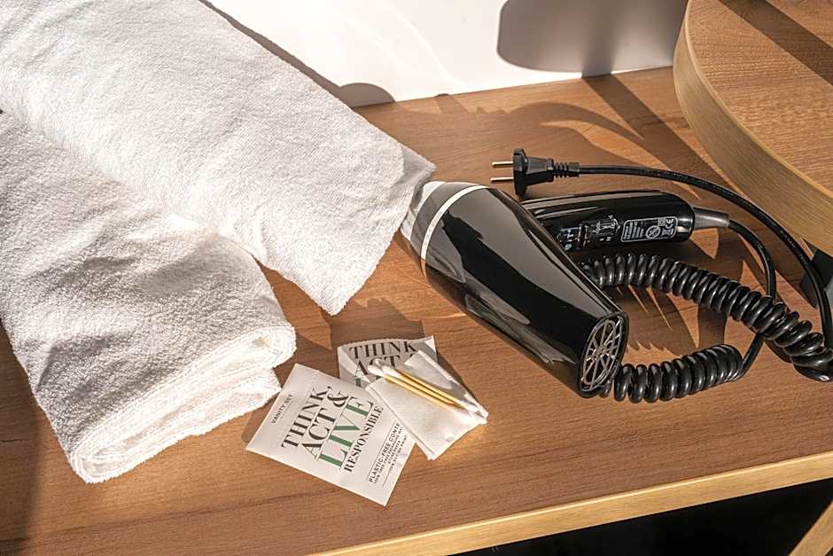 B&B HOTEL Orange - Échangeur A7 A9