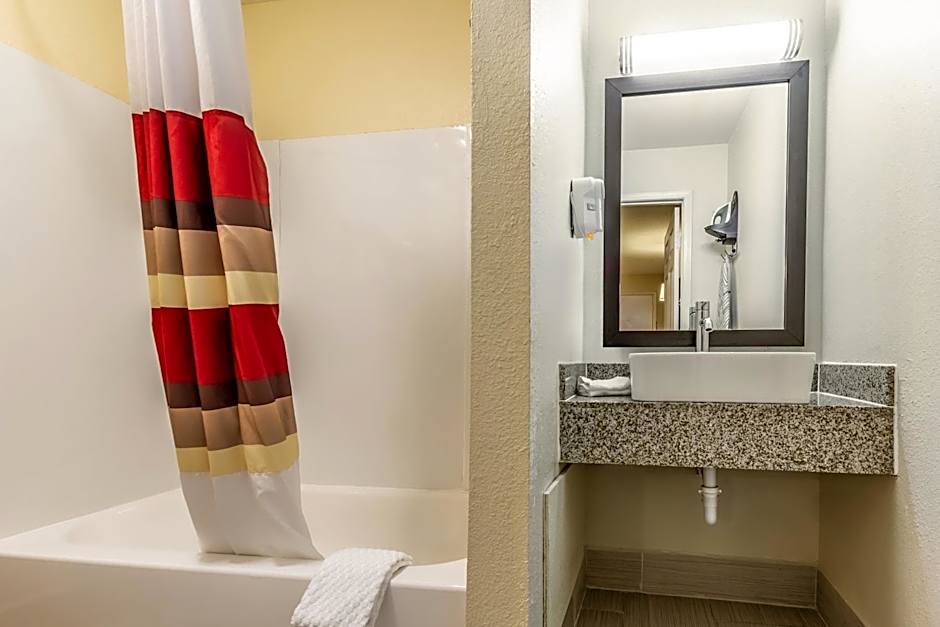 Red Roof Inn Scottsburg