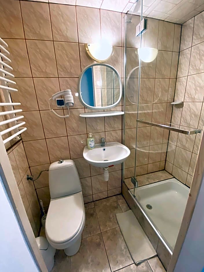 Pokoje Gościnne Pod Jaworem - obok pięknego szlaku wzdłuż rzeki Białka, 1km do stoków Kotelnica