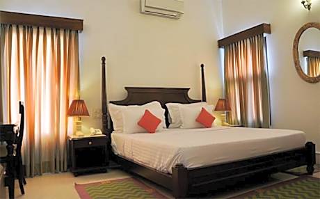 Premium King Room:  Complimentary Hi-Tea 04.00- 05.00 PM