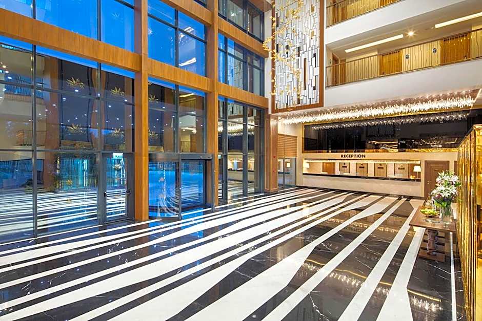 Aydinbey Queen's Palace & Spa - Ultra All Inclusive