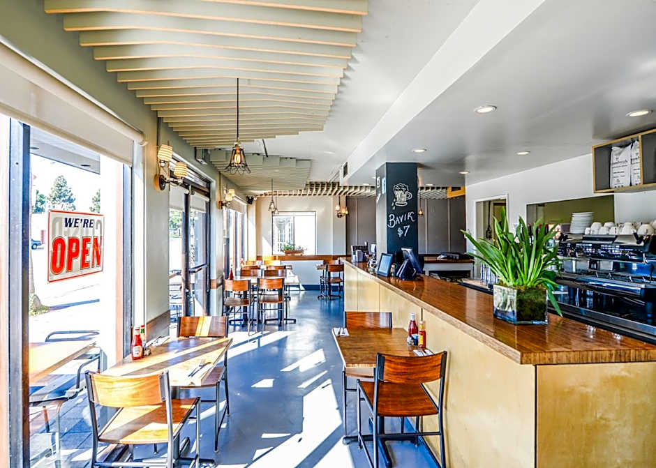 Travelodge by Wyndham Culver City