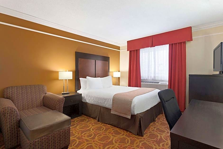 Travelodge by Wyndham Meadow Lake