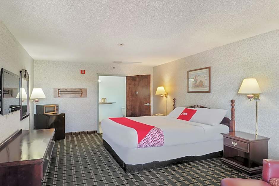 Lonestar Inn & Suites, Erick OK - Hwy 40 BY OYO