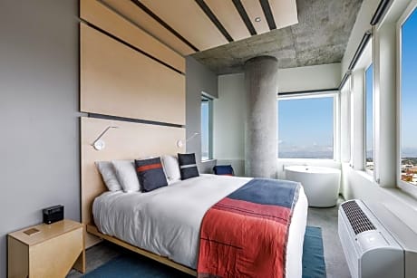 Market View Suite 