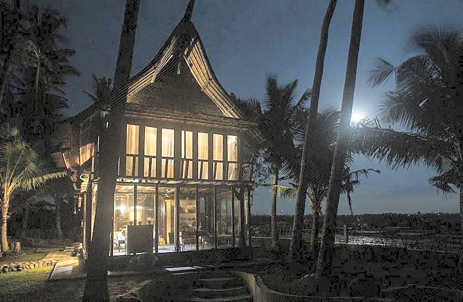 Most Exotic Beachfront Villa Keong