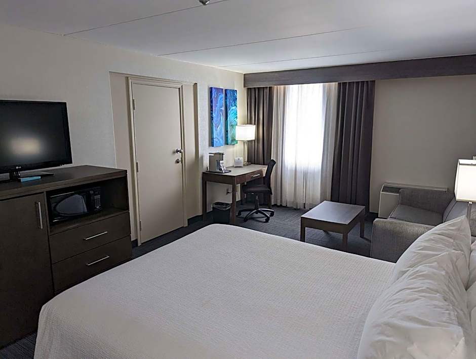 Best Western Plus Toronto Airport Hotel