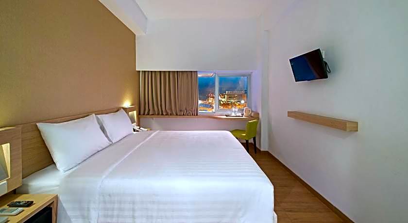 Whiz Prime Hotel Megamas Manado