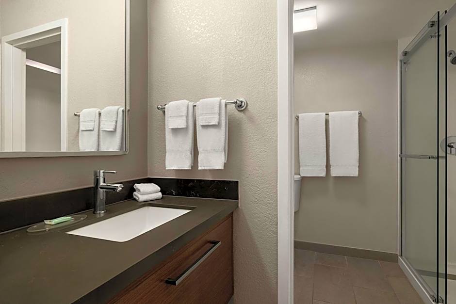 Courtyard by Marriott Atlanta Northlake