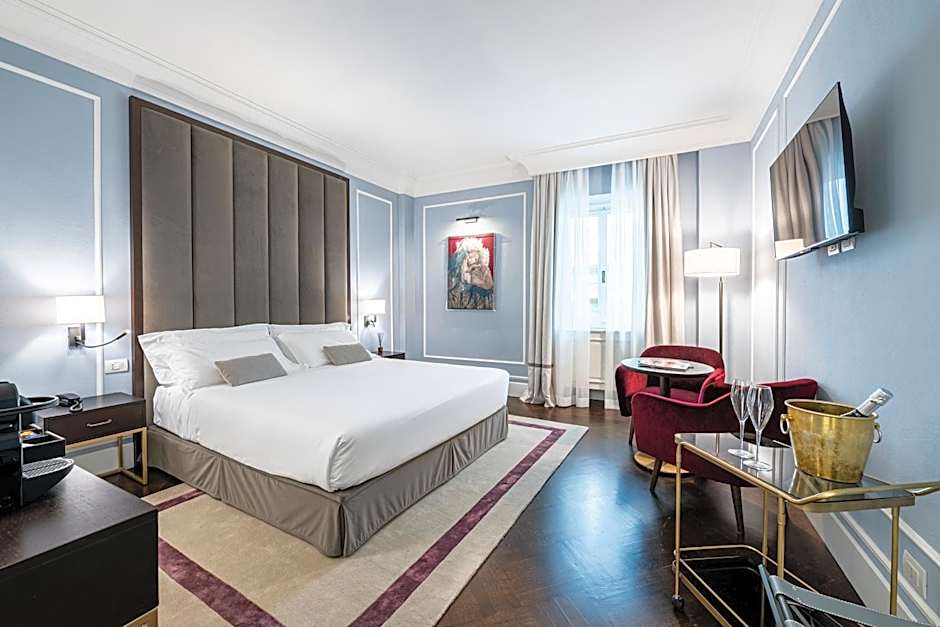 Glimpse Hotel