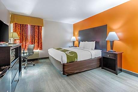 1 King Bed, Nonsmoking