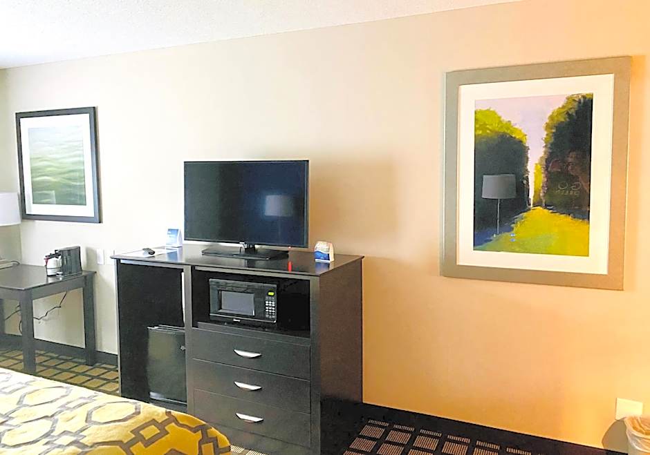 Baymont by Wyndham Latham Albany Airport