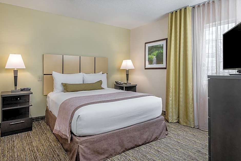 Candlewood Suites Sterling By IHG