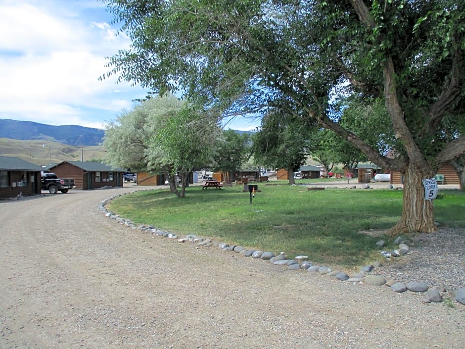 Yellowstone Valley Inn