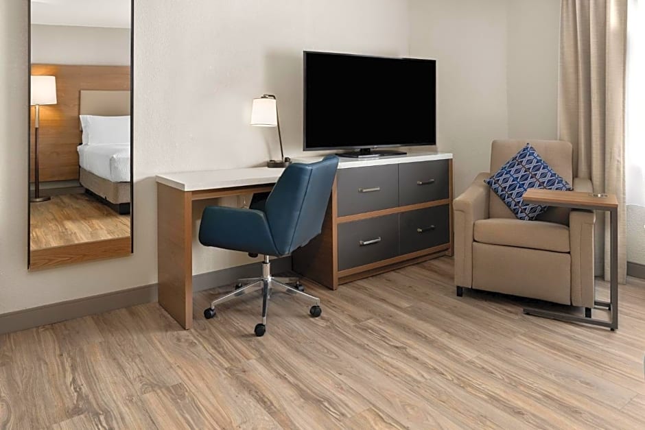Candlewood Suites Richmond - South by IHG