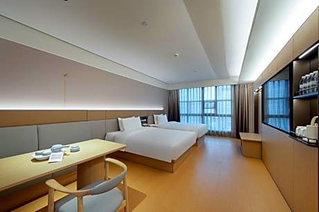 Huazhu - Family Room