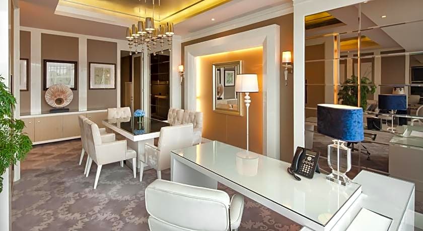 Sofitel Guangzhou Sunrich Hotel