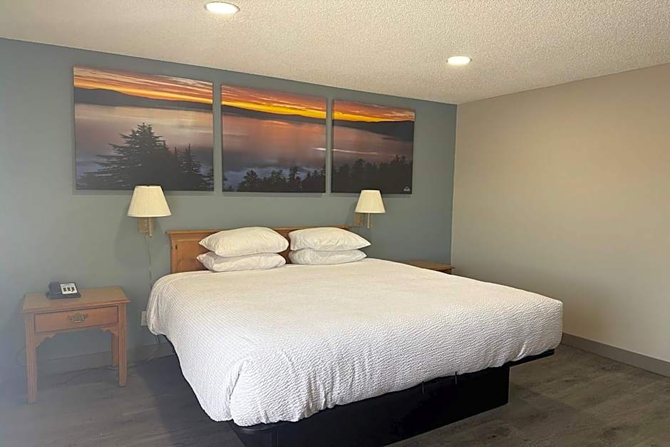Days Inn by Wyndham Medford