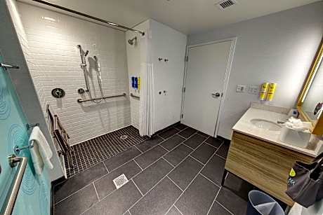 1 KING MOBILITY ACCESSIBLE ROLL IN SHOWER