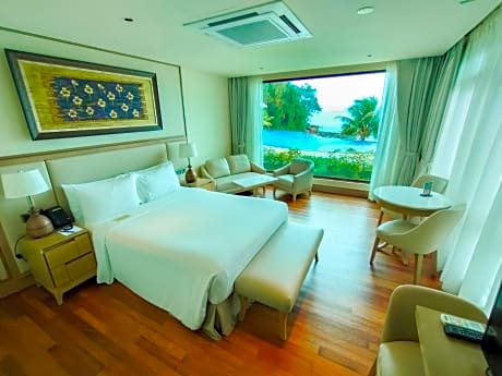 Ocean Suite without Balcony