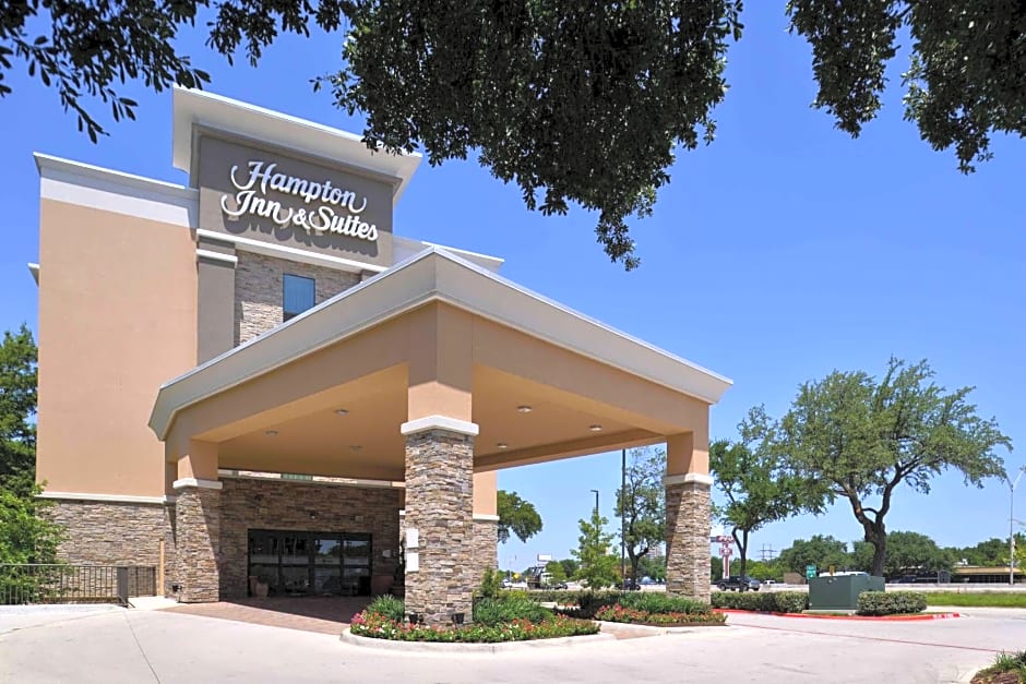 Hampton Inn By Hilton & Suites Dallas Market Center
