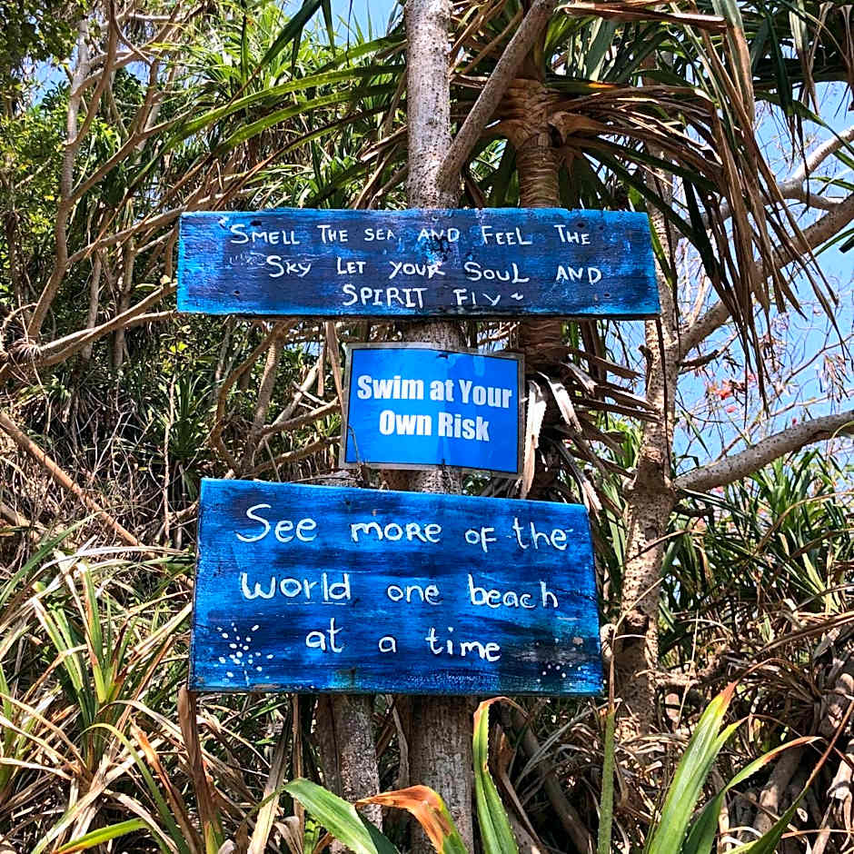 CASA BOLO IN ALAMINOS with HIDDEN WHITE BEACH near 100 Islands
