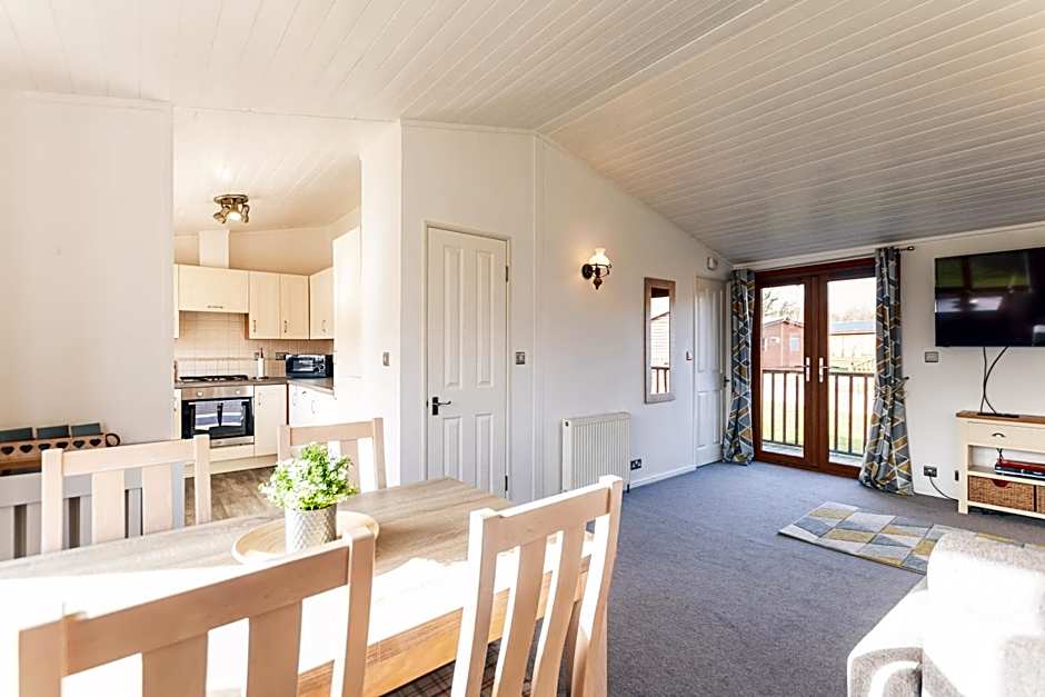 Chestnut Lodge With Hot Tub