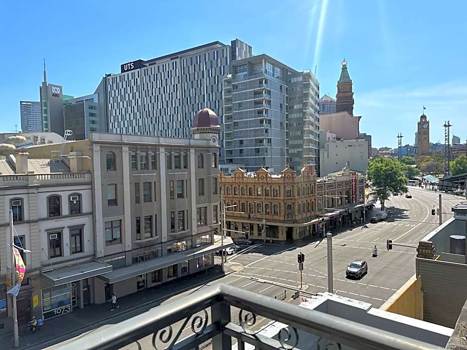 Sydney RiseOn Hotel