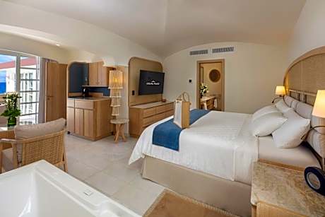 Two Bedroom Presidential Suite Ocean View - Kids & Teens Free