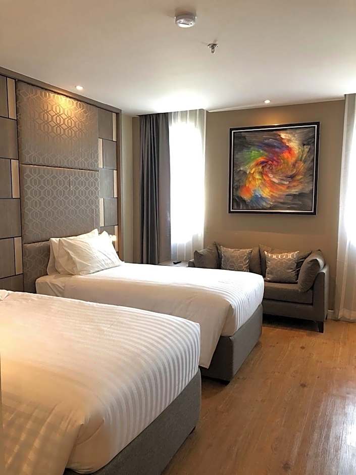 Sri U-Thong Grand Hotel