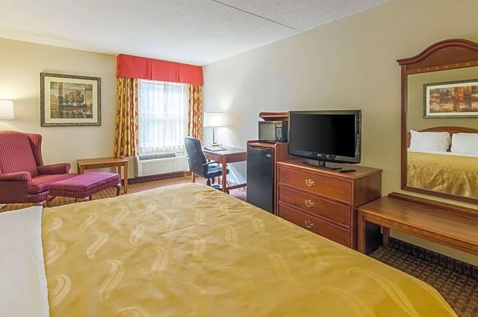 Quality Inn & Suites Lexington near I-64 and I-81