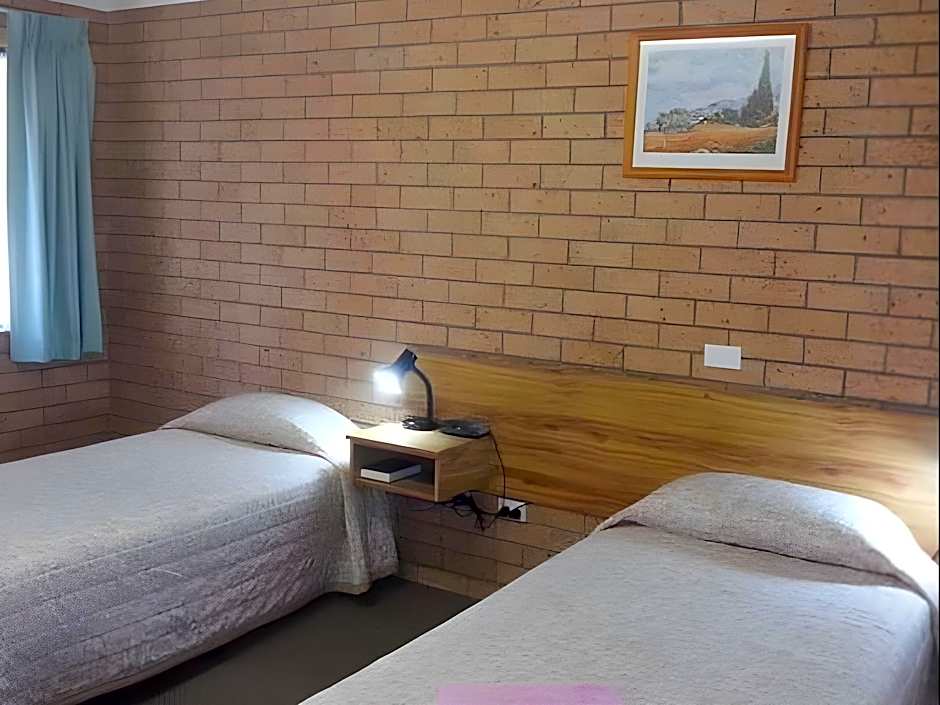 Photo 1 of 3 of Single Room