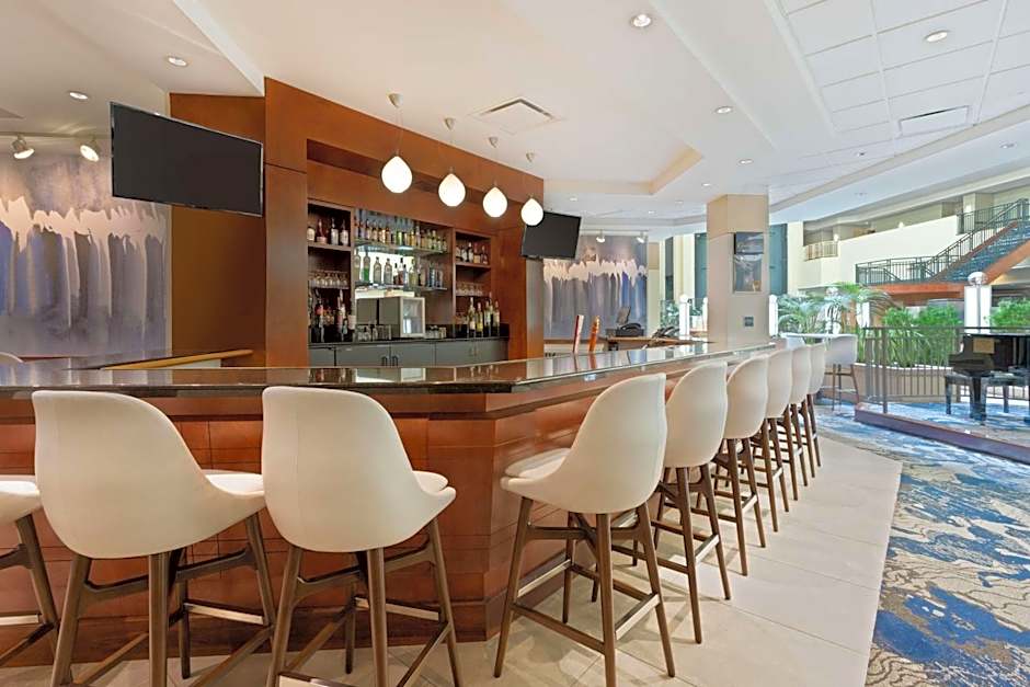 Embassy Suites By Hilton Hotel Tampa-USF/Near Busch Gardens