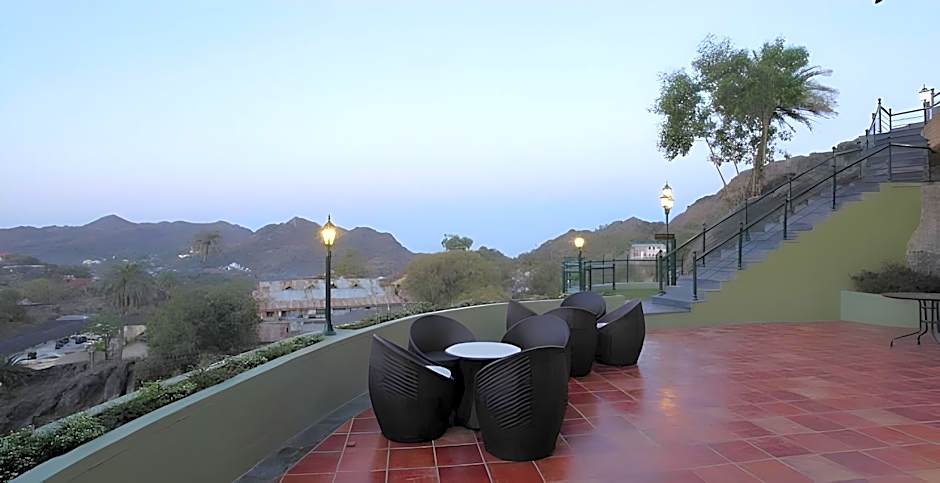 The Colonial Manek Manor by SAH