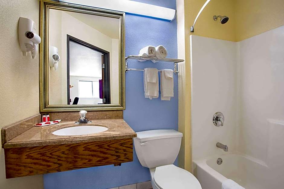 Super 8 by Wyndham Lynchburg VA