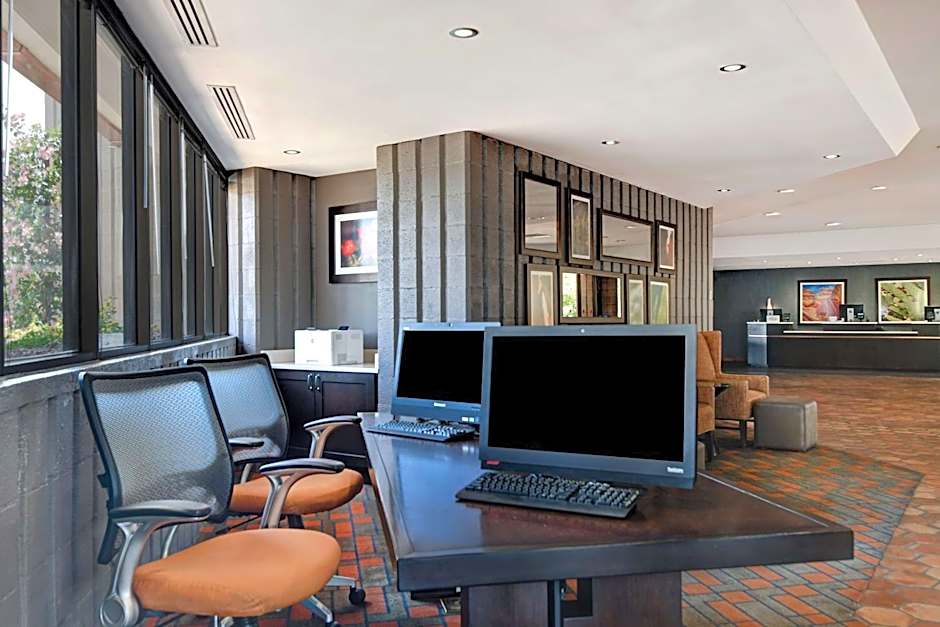 DoubleTree By Hilton Phoenix- Tempe