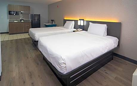 Queen Room with Two Queen Beds - Smoking