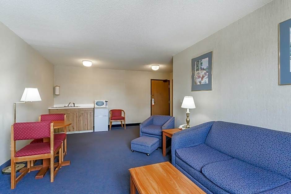 Super 8 by Wyndham Sidney NY