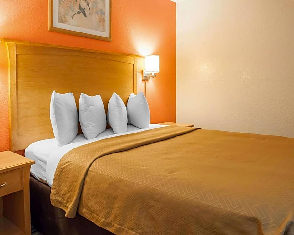 Econo Lodge Downtown North