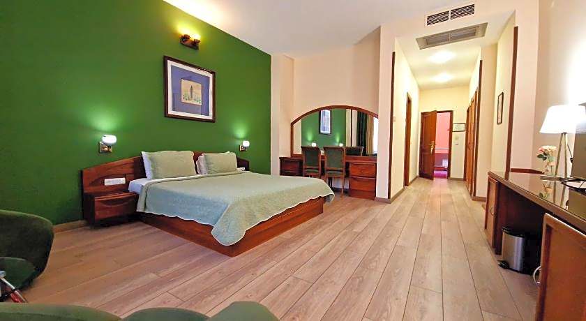 Ararat Hotel